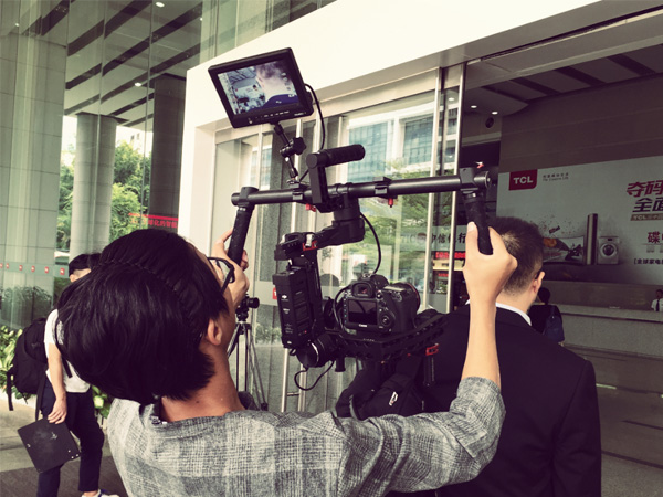 想找深圳南山摄影公司，我们是靠谱的,三大自有摄影棚满足各类拍摄需求。